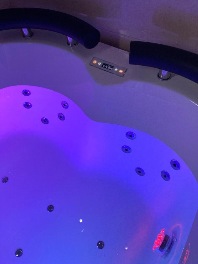 B&B La Reggia Di Rihanna Spa カゼルタ エクステリア 写真