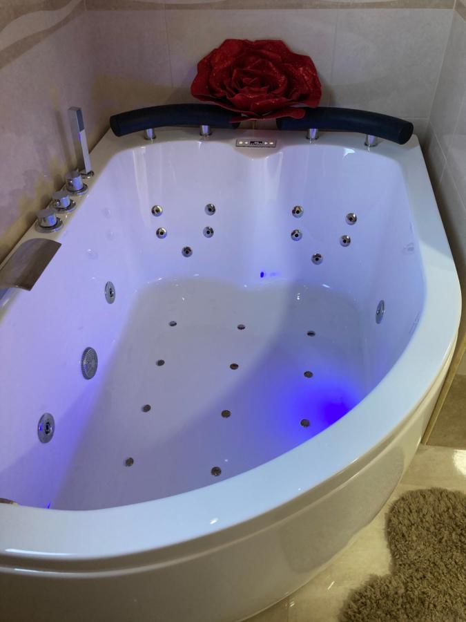 B&B La Reggia Di Rihanna Spa カゼルタ エクステリア 写真