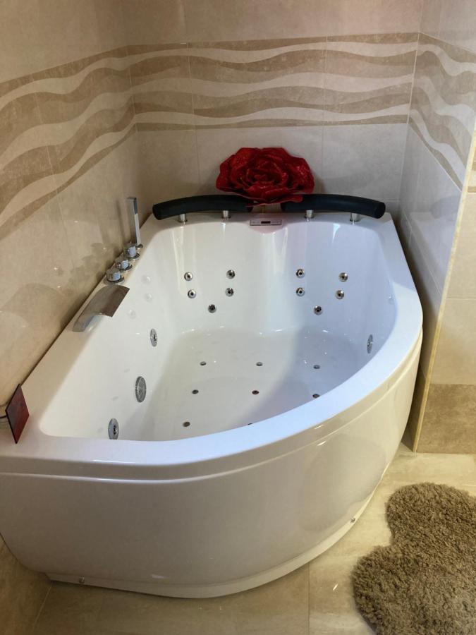 B&B La Reggia Di Rihanna Spa カゼルタ エクステリア 写真