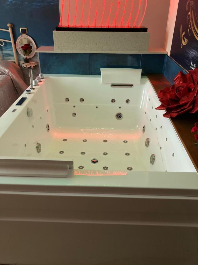 B&B La Reggia Di Rihanna Spa カゼルタ エクステリア 写真