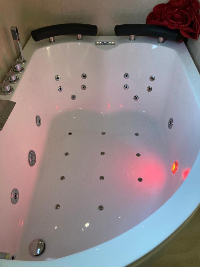 B&B La Reggia Di Rihanna Spa カゼルタ エクステリア 写真