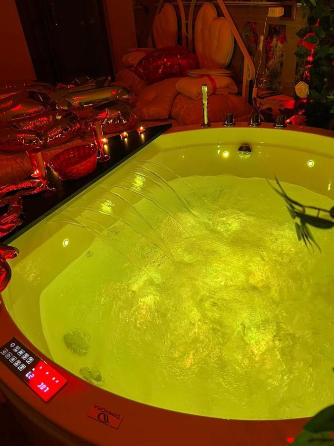 B&B La Reggia Di Rihanna Spa カゼルタ エクステリア 写真